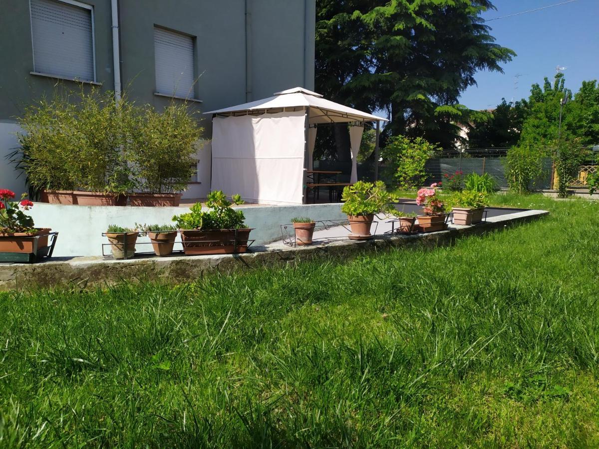 Casa Vacanze I Giardini Di Marzo San Giorgio di Mantova Exterior photo